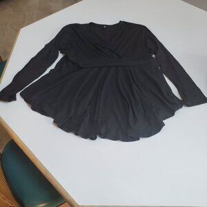 Allegrace 3x black v-neck top